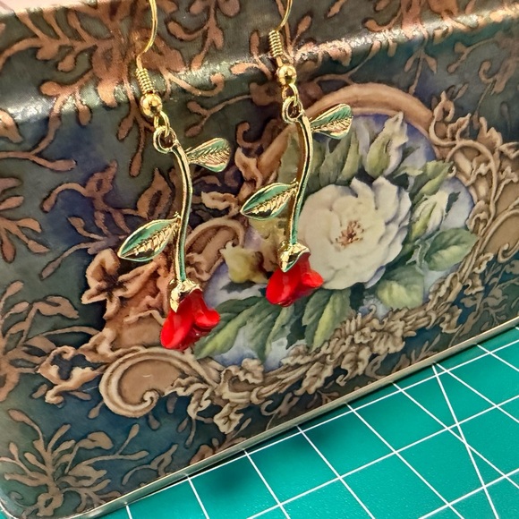 Beauty & The Beast Disney Red Rose Dangle Earrings - Picture 1 of 4